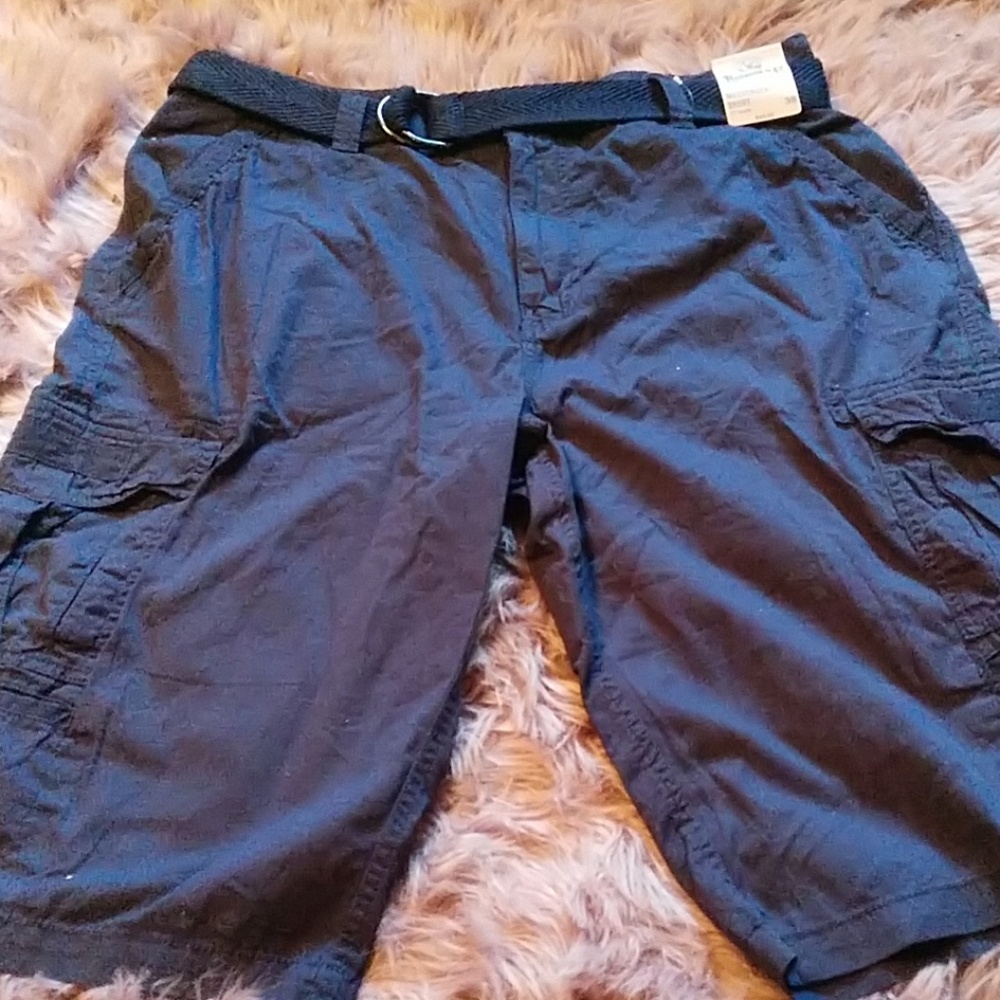 BRAND NEW Roebuck & Co Cargo Messenger shorts